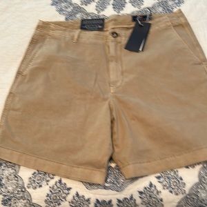 Vineyard Vines 7 in short size 34
